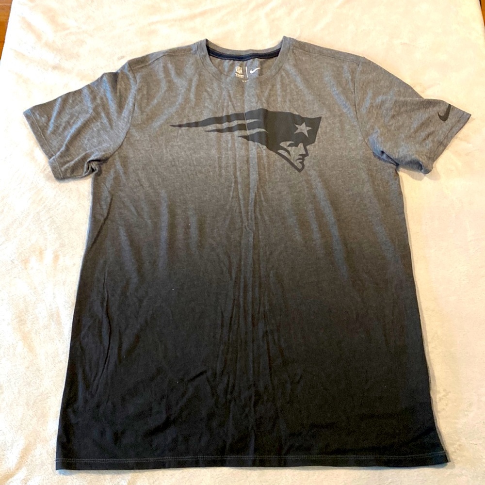 BNWT NIKE NFL PATRIOTS T-SHIRT MENS L
